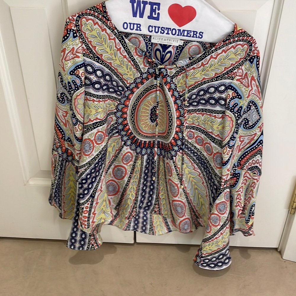 Flowy patterned blouse